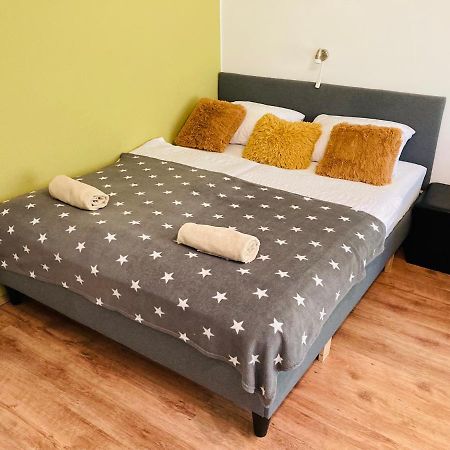 Like Apartman Еґер Екстер'єр фото