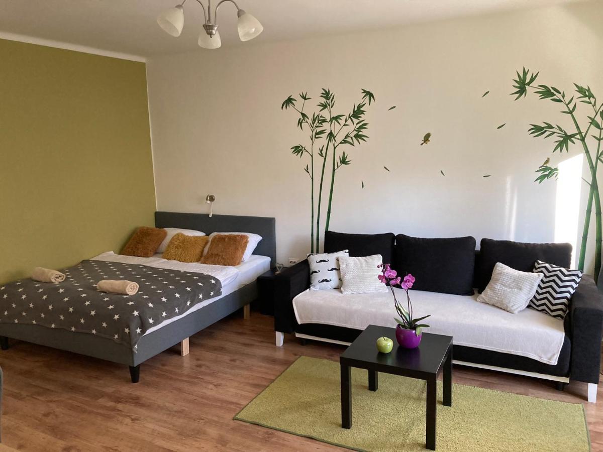 Like Apartman Еґер Екстер'єр фото